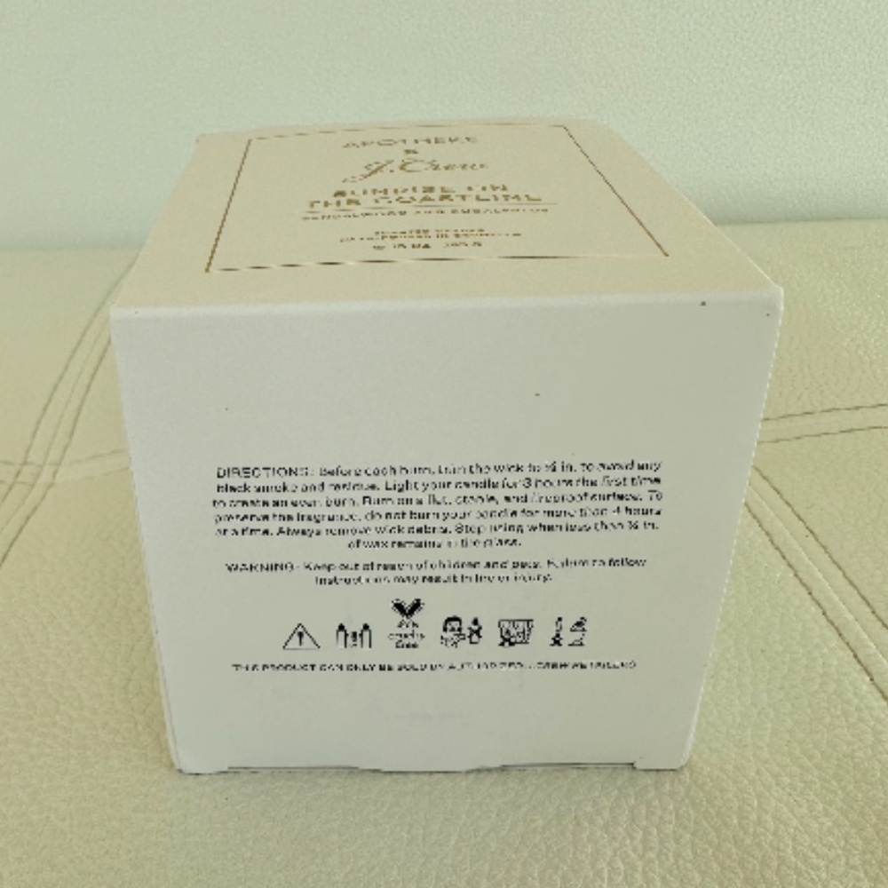 Apotheke’s "Sunrise on the Coastline" Candle - Picture 5 of 6